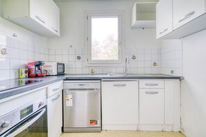 Fridge, microwave, oven, stovetop - Cocoon rose garden (L'Haÿ-les-Roses)