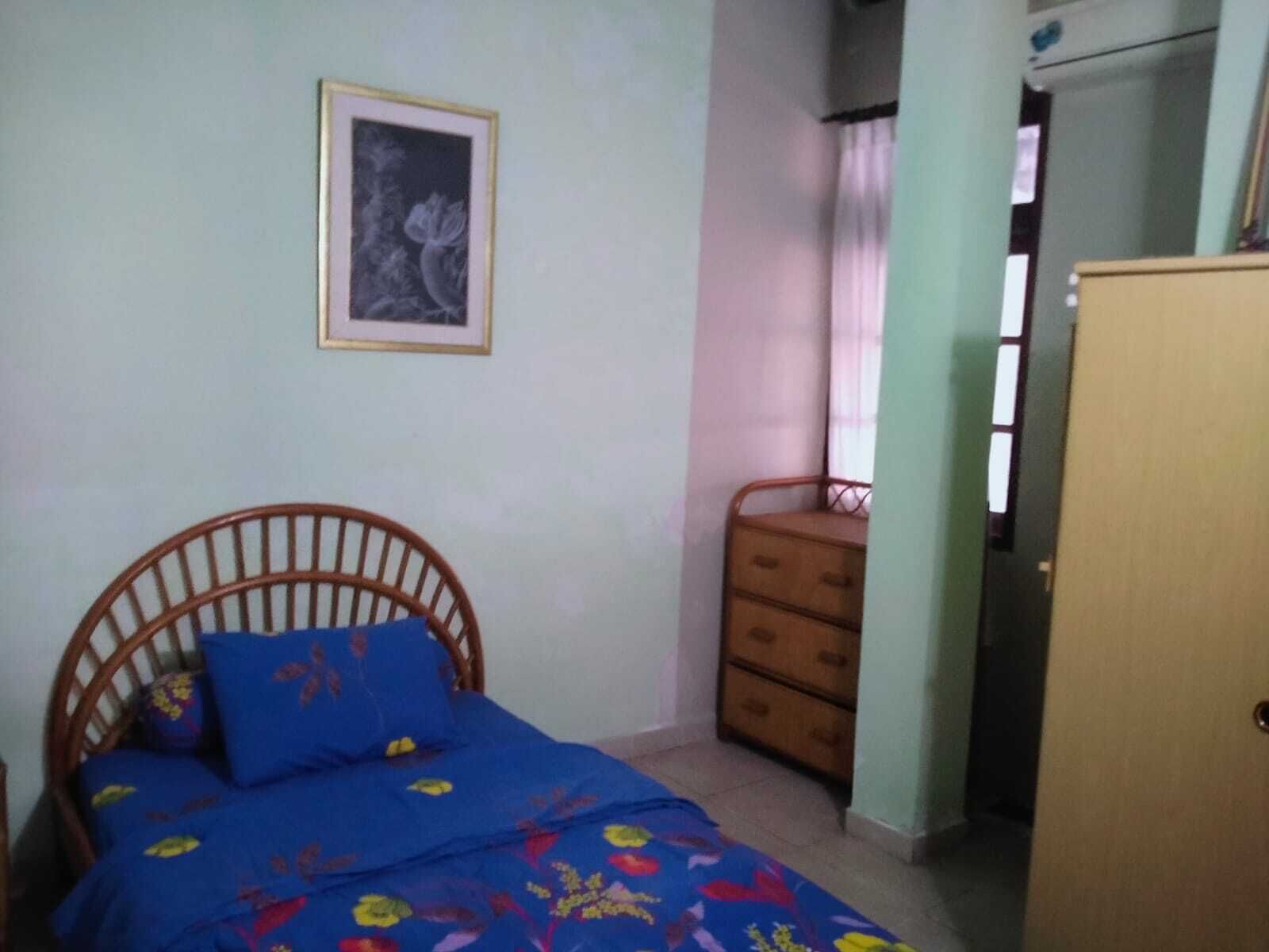 Desk, laptop workspace, iron/ironing board, free WiFi