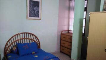 Desk, laptop workspace, iron/ironing board, free WiFi