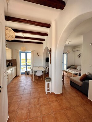 Living area - Sea View Cycladic Home - 5 min Walk from the Beach (Paros)