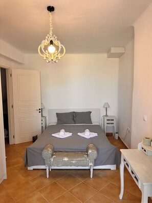 WiFi, bed sheets - Sea View Cycladic Home - 5 min Walk from the Beach (Paros)