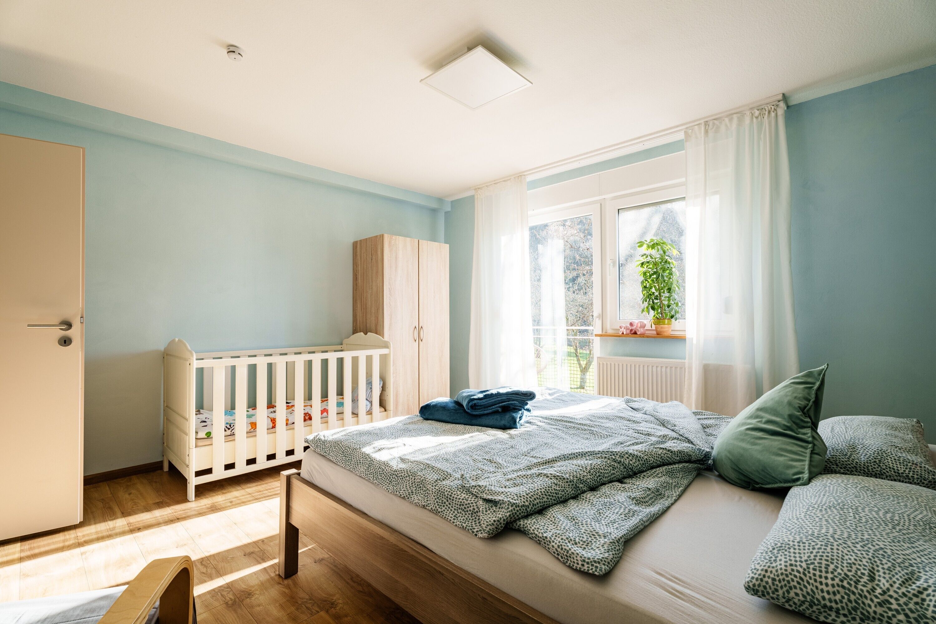 Fer et planche à repasser, Wi-Fi, literie fournie