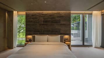 In-room safe, blackout curtains, free WiFi