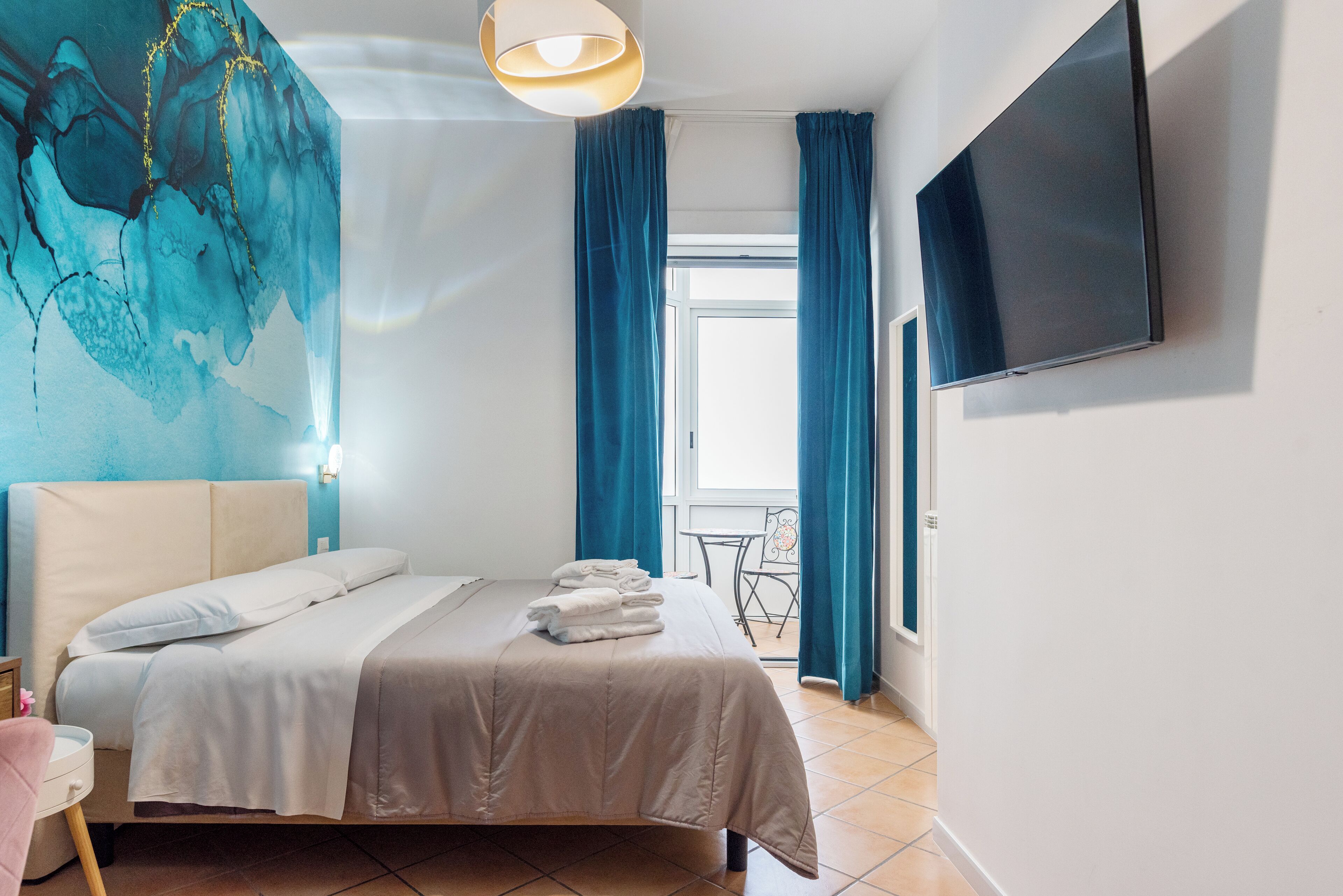 Minibar, in-room safe, desk, laptop workspace