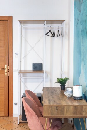 Double or Twin Room, Balcony, Courtyard View (13) | Dining - Le Corti del Re Tappia (Napoli)