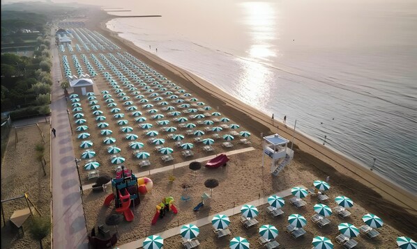 Beach nearby - Grazia Family Apartment Ground Floor with Wi-Fi (Jesolo)