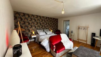 Double Room, Garden View | Interior