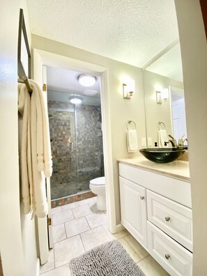 Shower, hair dryer, towels, soap - Perfect location family getaway in Northern MI! (Boyne Falls)