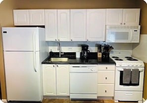 Private kitchen - Perfect location family getaway in Northern MI! (Boyne Falls)
