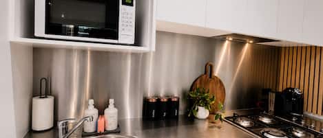 Microwave, oven, dishwasher, paper towels