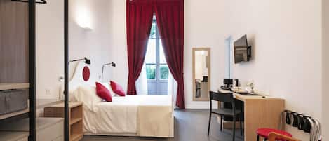 1 bedroom, in-room safe, desk, iron/ironing board