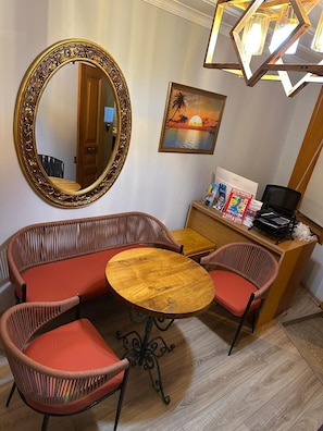 Reception - Tree house hotel (Istanbul)