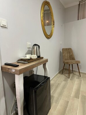 Economy Double Room | Interior - Tree house hotel (Istanbul)