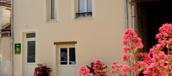 Country House 'Gîte De La Croix Blanche' with Wi-Fi