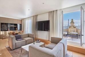 TV, offices - Sublim Penthouse  Trocadero Tour Eiffel (Paris)