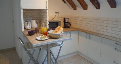 Apartment 'Gîte De La Petite Croix Blanche' with Wi-Fi