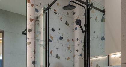 Designer suites on Mashtots avenue
