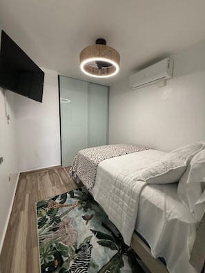1 bedroom, iron/ironing board, WiFi, bed sheets - “Stay Near SJU 4min to Beach Clean Modern 1BR + Parking” (Carolina)