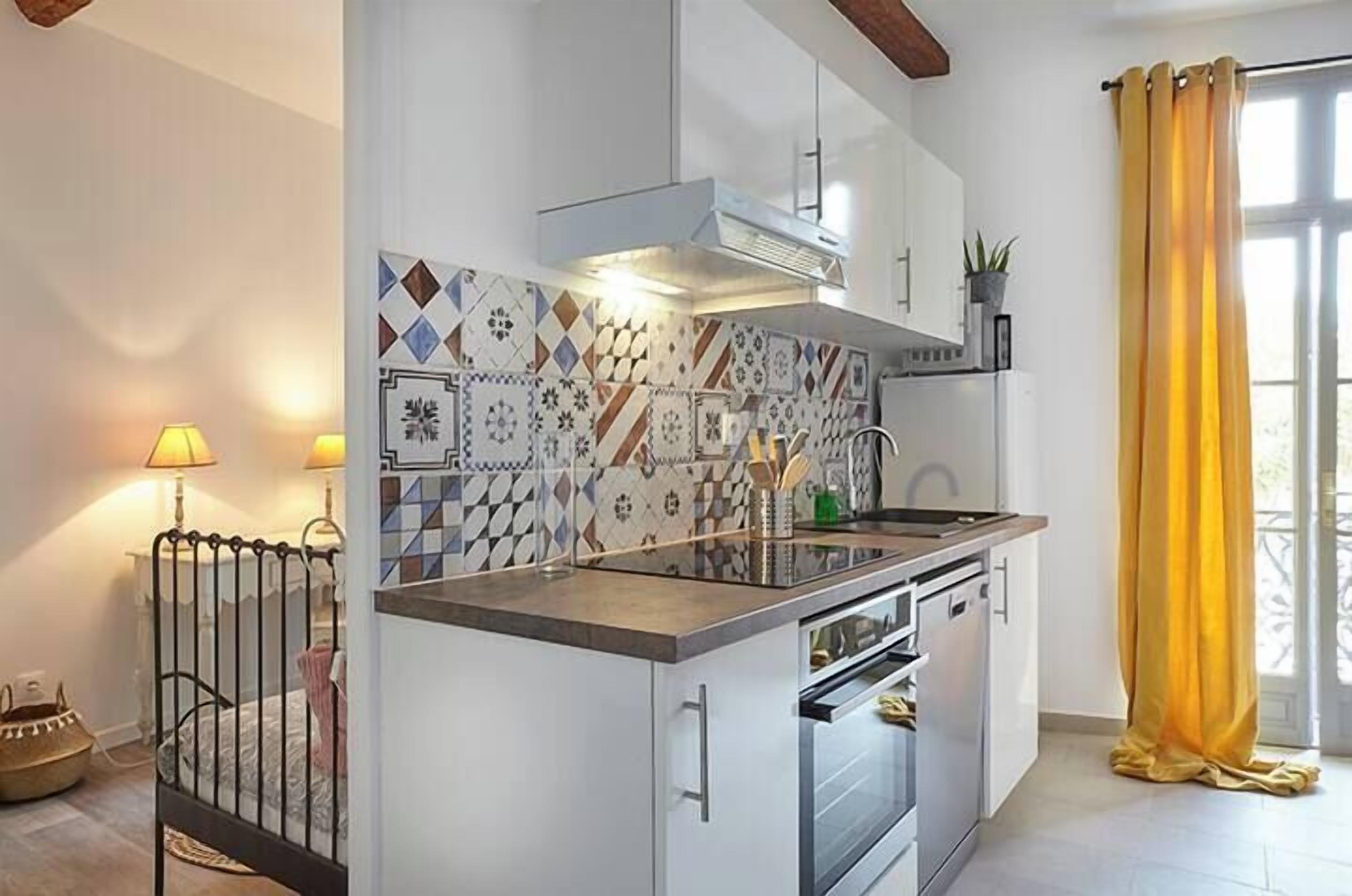 Deluxe-lejlighed - byudsigt | Privat køkken | Brødrister, fryser