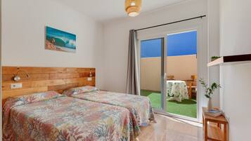 Strykjärn/strykbräda, wi-fi och sängkläder