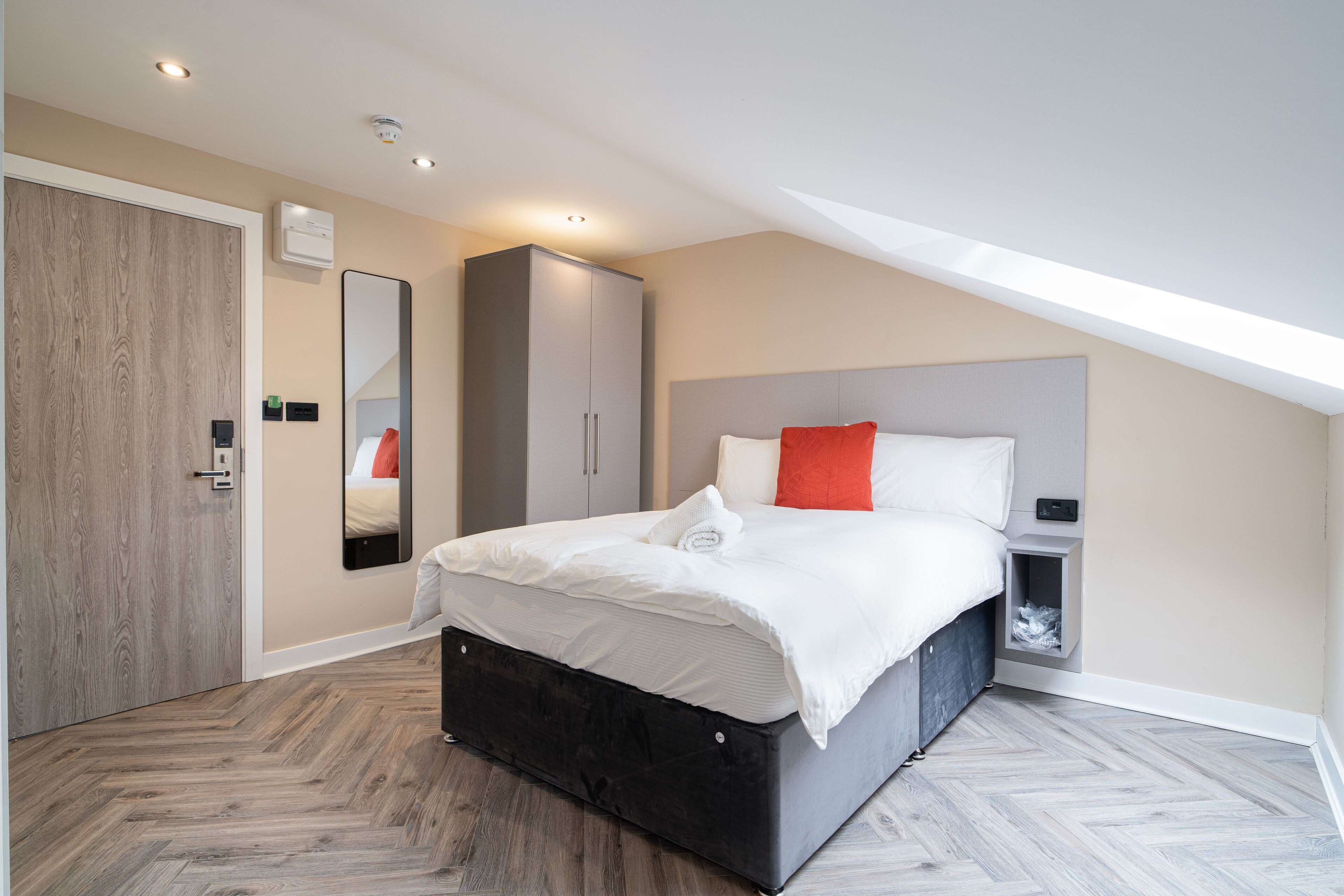 Desk, iron/ironing board, free WiFi