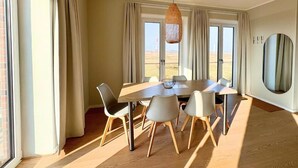 Appartamento Comfort, vista mare parziale | Pasti