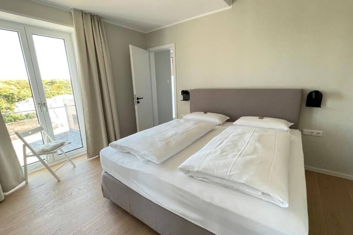 Comfort Apartment, Balcony, Courtyard View
