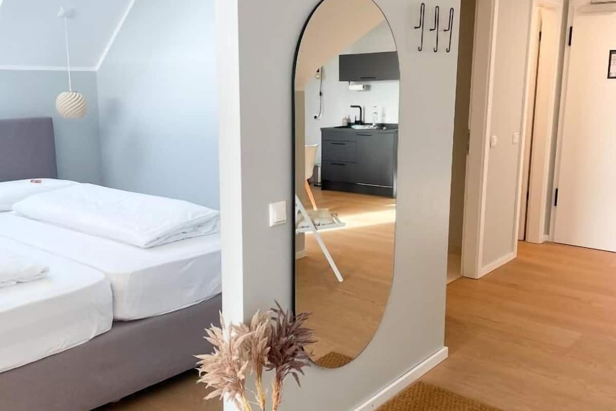 Căn hộ tiện nghi đơn giản, ban công, quang cảnh biển | Có lối đi dành cho xe lăn