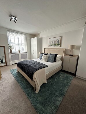 2 bedrooms, iron/ironing board, free WiFi, bed sheets - Best Location! Covent Garden Heart of Theatre Land (London)