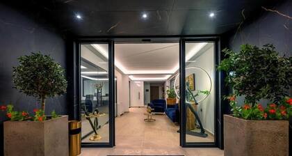 Cens Gold Luxury Suites