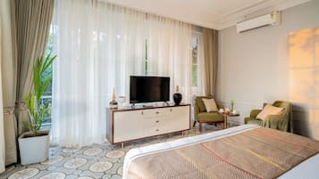 Luxury Villa, Balcony, City View | Free WiFi