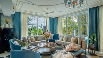 Biệt thự Cao cấp, ban công, quang cảnh thành phố | Khu phòng khách