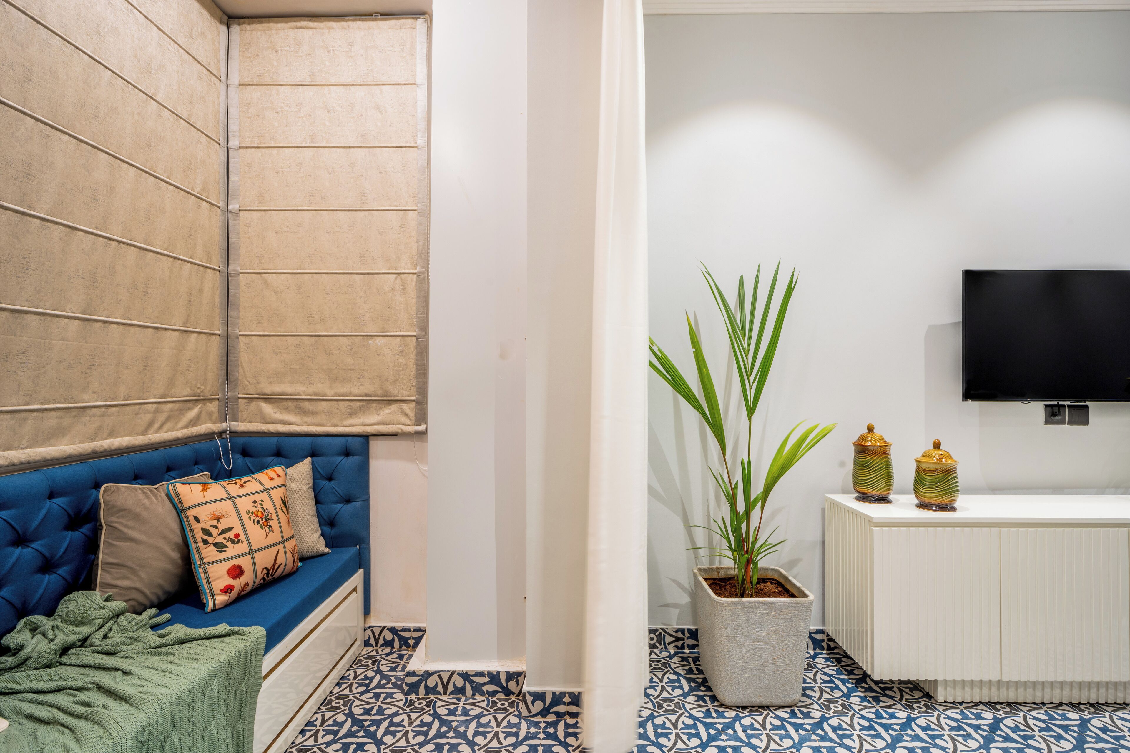 Luxury Villa, Balcony, City View | Living area