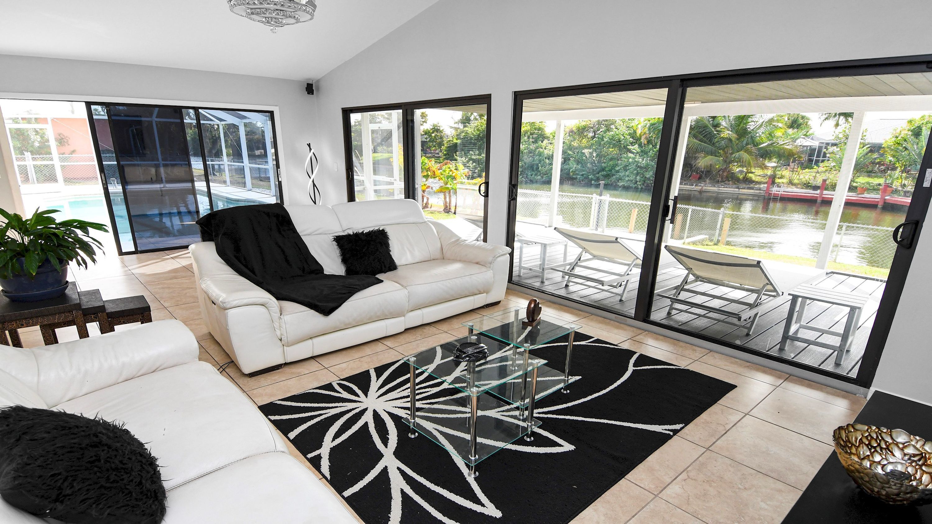 3 bedrooms, Internet