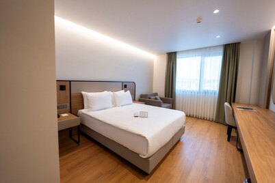REIWA BUSINESS HOTEL