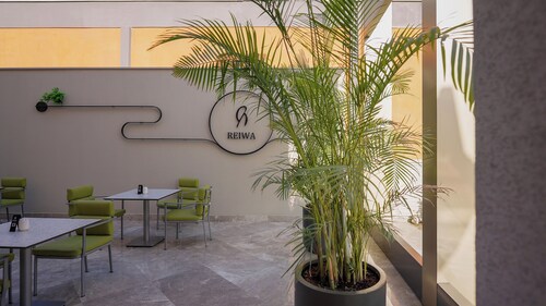 REIWA BUSINESS HOTEL