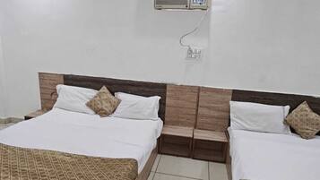 Desk, laptop workspace, free WiFi