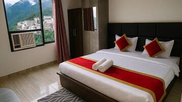 Desk, laptop workspace, free WiFi, bed sheets