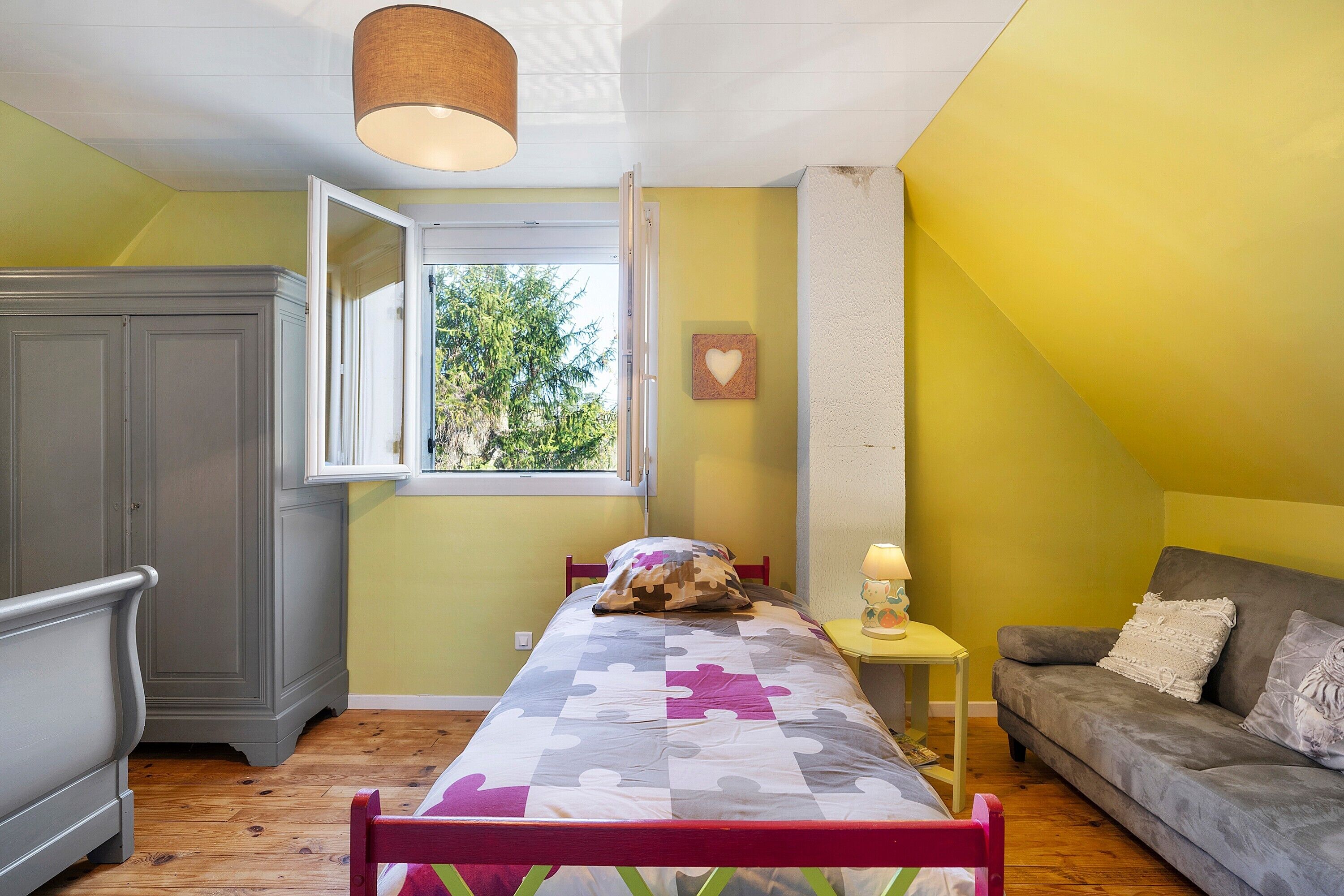 1 bedroom, WiFi, bed sheets