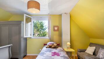 1 bedroom, WiFi, bed sheets