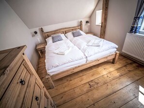 Free WiFi - Stunning private villa for 12 guests with hot tub, private pool, WIFI, terrace and pets allowed (Jilemnice)