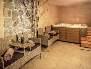 Interior - Stunning private villa for 12 guests with hot tub, private pool, WIFI, terrace and pets allowed (Jilemnice)