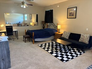 1 chambre, bureau, fer et planche à repasser, Wi-Fi gratuit