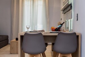 Suite Standard, balcone, vista mare parziale | Ristoranti