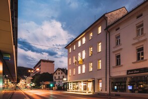 Unclassified image, 2 of 64, button - Studio 17 (Bregenz)