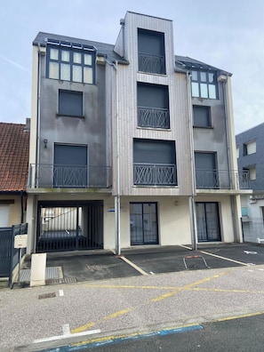 Exterior - Facing the ocean breeze, apartment 50 meters from the beach (Fort-Mahon-Plage)
