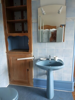 Douche, serviettes fournies