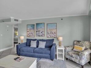 TV - Inviting 2 Bedroom Condo in Beachside II at Sandestin Golf and Beach Resort (Miramar Beach)