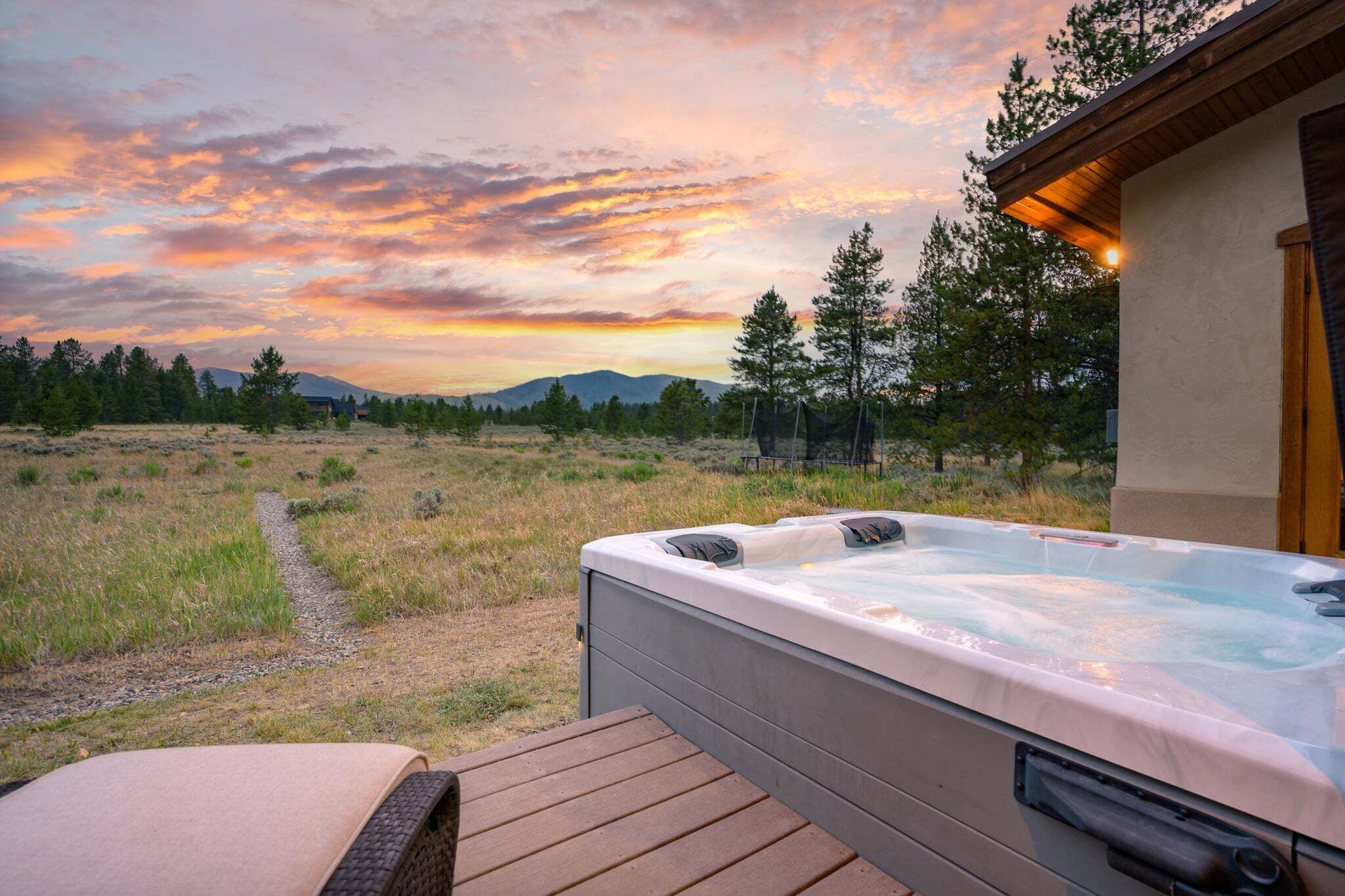 Outdoor spa tub