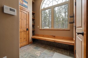 Interior - Mountain Retreat Villa I Private Hot Tub I Great Views I Game Room I Discounted Attractions (Fraser)